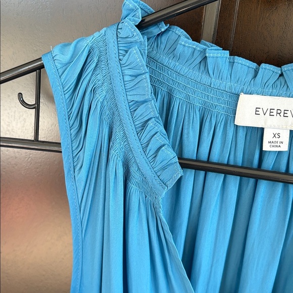 EUC Evereve Sleeveless Smocked Waist Ruffle Neck Dress Blue Size XS - Picture 5 of 10